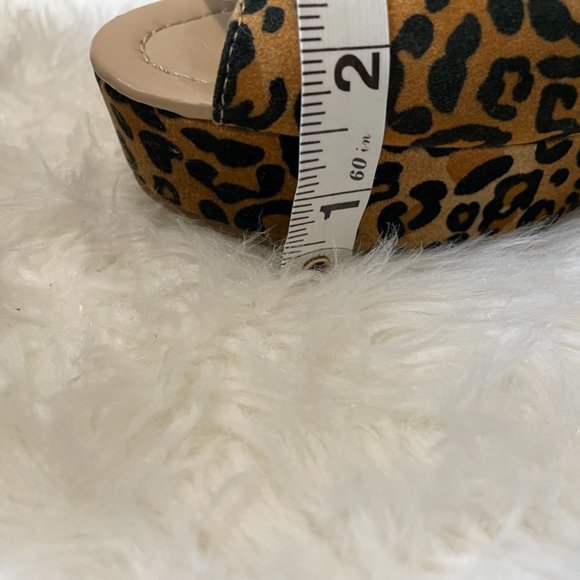 Nine West "Dayside" Leopard Fabric Comfortable Slip on peep toe Wedges 10 - Picture 9 of 13